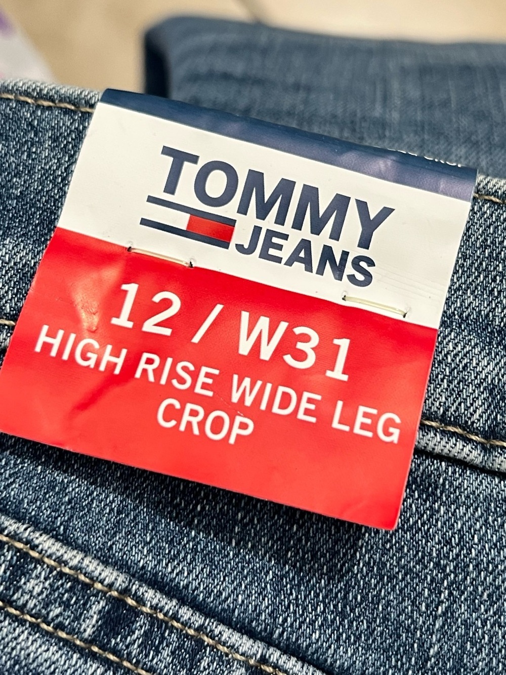 Tommy Hilfiger - Picture 4 of 7